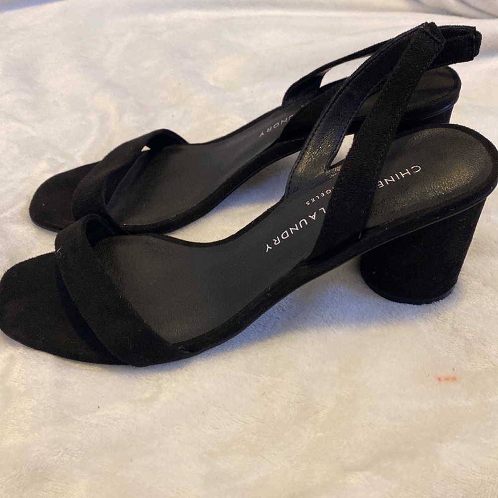 Chine Laundry black sandals